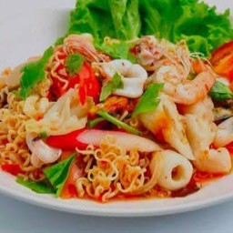 ยำมาม่ารวมมิตร