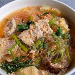 สุกี้หมูน้ำ