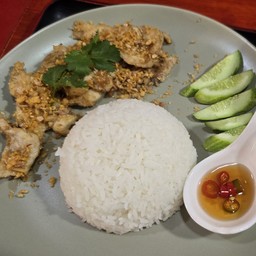 ข้าวหน้าไก่กระเทียม
