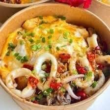 ข้าวกระเพาพริกแห้งทะเลไข่ข่น