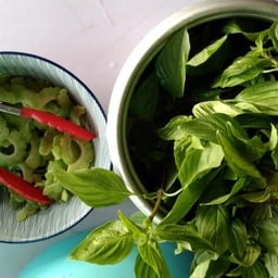 ก๋วยเตี๋ยวไก่มะระ เทวดามิตร