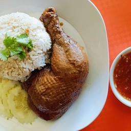 ข้าวหน้าไก่ต้มน้ำปลา