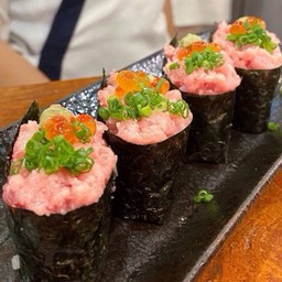 ซูชิท้องทูน่าสับ