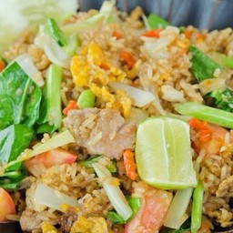 ข้าวผัดแหนม