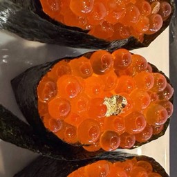 ซูชิไข่ปลาแซลมอน.