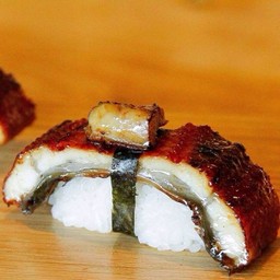 ซูชิปลาไหลท็อปฟัวกราส์