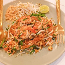 ผัดไทกุ้งสด