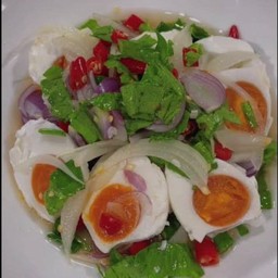 ยำไข่เค็ม