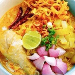 ข้าวซอยไก่