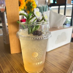 บ๊วย โซดา