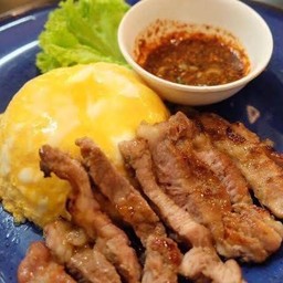 ข้าวไข่ ข้นคอหมูย่าง