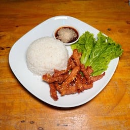 ข้าวหมูสันนอกจิ้มแจ่ว/fried sirloin with rice
