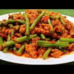 กับข้าว หมูสับผัดพริกแกง