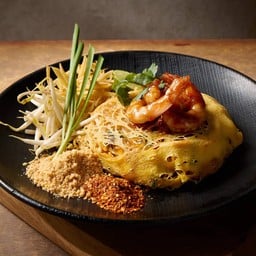 ผัดไทยห่อไข่กุ้งสด [เล็ก]