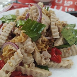 ยำมาม่า หมูยอ