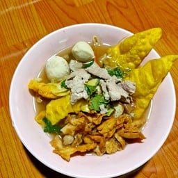 ก๋วยเตี๋ยว เย็นตาโฟ (เจ้าเก่างามวงศ์วาน)