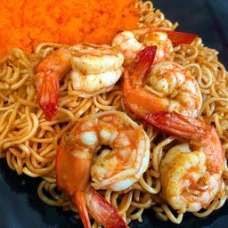 มาม่าผัดซอสเกาหลี กุ้ง ไข่กุ้ง