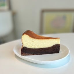 Basque cheese brownie cake