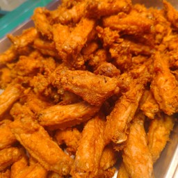 E ปีกไก่ทอดน้ำปลา