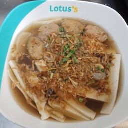 ก๋วยจั๊บญวณหมูยอ - ก๋วยเตี๋ยวไก่ตุ๋นแม่ถนอม