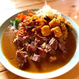 ข้าวแกงกะหรี่เนื้องัว