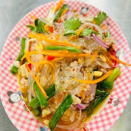 [อร่อยซ่ากับโค้ก] ยำวุ้นเส้นหมูสับหมูยอ + โค้ก ไม่มีน้ำตาล (ขวด)