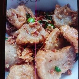 ข้าวหมูกรอบคั่วพริกเกลือ