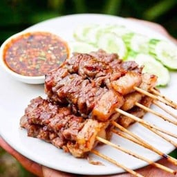 รส เนื้อย่าง  ศูนย์อาหารตลาดลุงออม (หน้าร้านส่งพัสดุME2Shop)