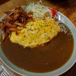 ข้าวแกงกะหรี่ไข่ข้นออมเล็ต