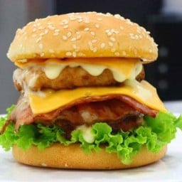 เบอร์เกอร์ ตี๋น้อย ถนนบรรเทิง