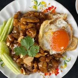 [อร่อยซ่ากับโค้ก] ข้าวเนื้อถล่มกระเทียม +  โค้ก ออริจินัล (กระป๋อง) 