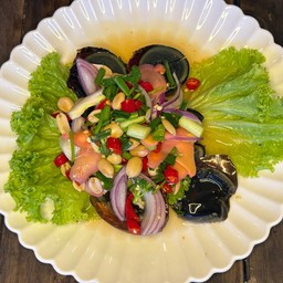 ยำไข่เยี่ยวม้า