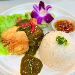 ข้าวกุ้งแม่น้ำทอดราดซอสเขียวหวาน