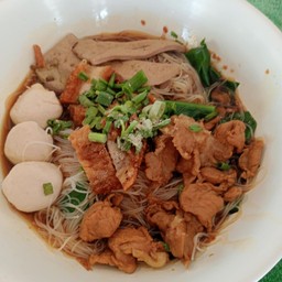 ก๋วยเตี๋ยวหมูน้ำใส