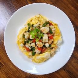 ไข่ข้นกุ้งพริกขี้หนูราดข้าว