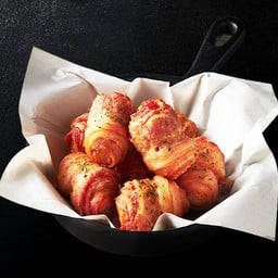 เบคอนพันไส้กรอกทอด