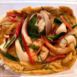 ครัวหลังบ้านคุณเบล อาหารตามสั่ง & ยำ ข้าวไข่ข้น (เกาะเค็ดนอก) -