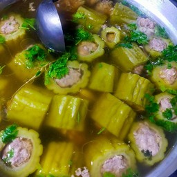 ต้มจืดมะระยัดไส้หมูสับ (กับข้าว)