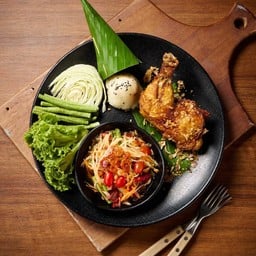 ชุดไก่ทอดข้าวเหนียวส้มตำ