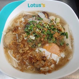 ก๋วยจั๊บญวณใส่ไข่ - ก๋วยเตี๋ยวไก่ตุ๋นแม่ถนอม