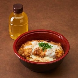 ข้าวหน้าไข่ไก่คัตสึ (มินิไซส์) + ชาเขียว