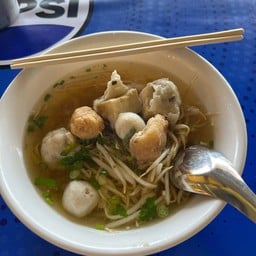 ก๋วยเตี๋ยวแคะ