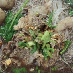 ร้านก๋วยเตี๋ยวโกเด้งหน้าโลตัสสามเหลี่ยม
