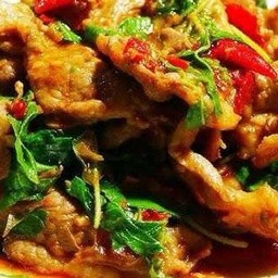 กับข้าว กระเพาหมูชิ้น