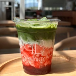 Strawberry Matcha Latte 