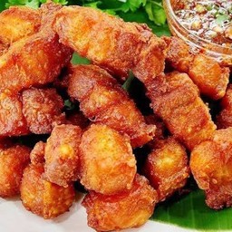 หมูสามชั้นทอด น้ำจิ้มแจ่ว
