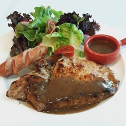 สเต็กหมูนุ่มพริกไทยดำ