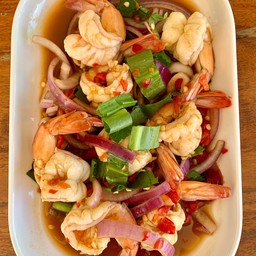 ยำกุ้งสุก (หน้าร้าน100฿)
