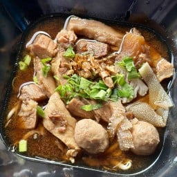 สมหมายก๋วยเตี๋ยวเนื้อ
