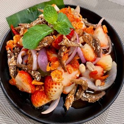 ตำ strawberry กะปิกุ้งแห้ง&ปลากรอบ